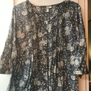 Ethyl Gray/White Flower Peasant Blouse